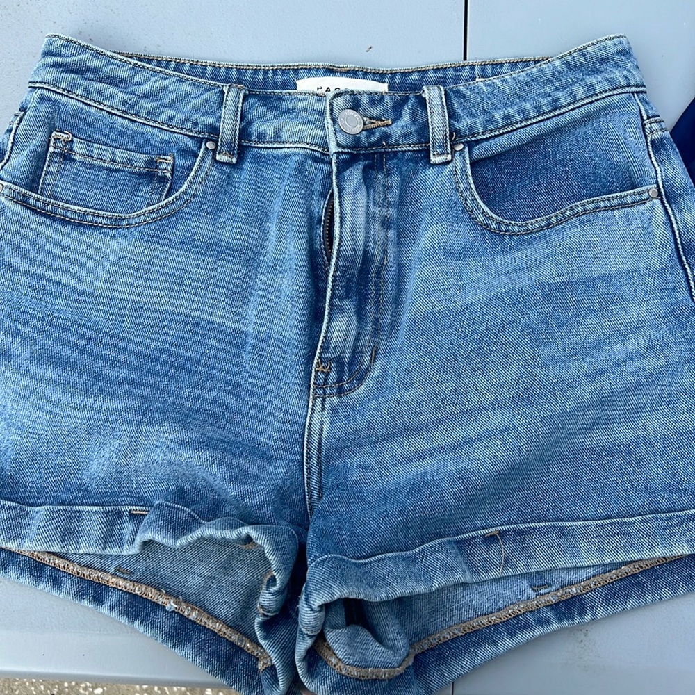 Mom Jean shorts